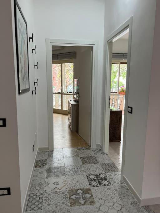 3 Fermate Dal Colosseo - Casa Vacanze Elena - 50 M Da Metro Garbatella Rom Exteriör bild