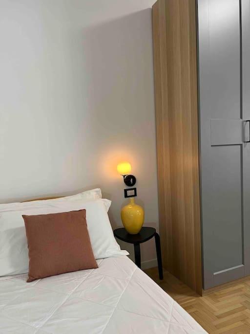 3 Fermate Dal Colosseo - Casa Vacanze Elena - 50 M Da Metro Garbatella Rom Exteriör bild