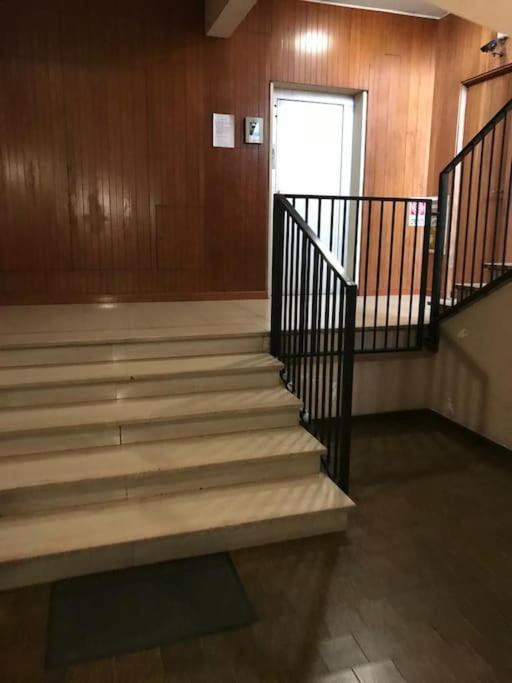 3 Fermate Dal Colosseo - Casa Vacanze Elena - 50 M Da Metro Garbatella Rom Exteriör bild