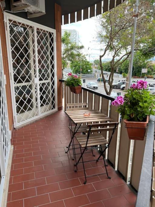 3 Fermate Dal Colosseo - Casa Vacanze Elena - 50 M Da Metro Garbatella Rom Exteriör bild